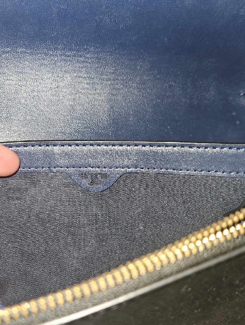 Tory Burch Blue Crossbody/Clutch Wallet with Gold Chain Strap - Picture 5 of 15